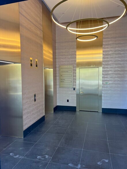 300 Hamilton Ave, Palo Alto, CA à louer - Hall d’entrée - Image 2 de 7
