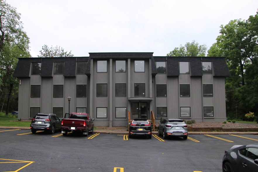 640 Kreag Rd, Pittsford, NY for lease - Building Photo - Image 2 of 11