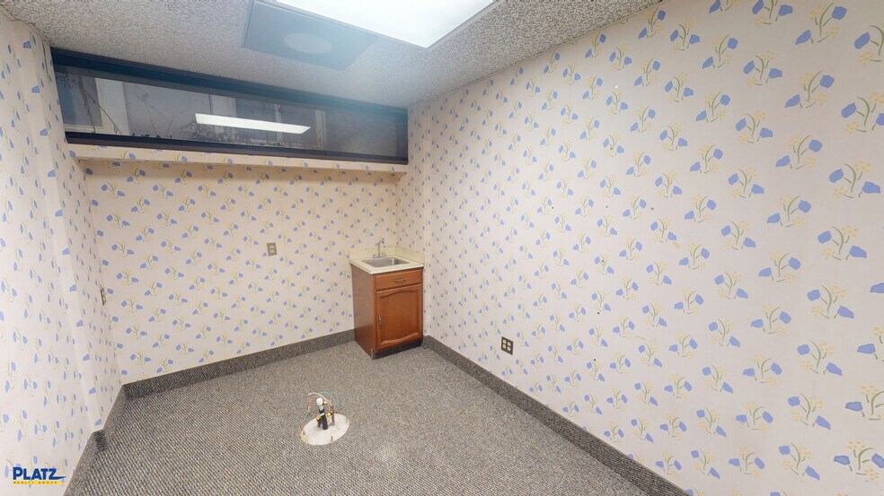 1515 E Market St, Warren, OH à vendre - Photo du bâtiment - Image 2 de 18