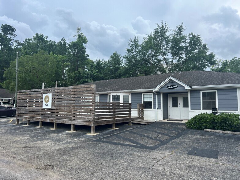 1377 Cross Creek Cir, Tallahassee, FL à vendre - Photo du bâtiment - Image 1 de 11