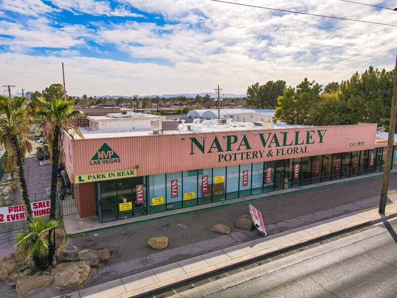 4101-4113 W Charleston Blvd, Las Vegas, NV à louer - Photo du bâtiment - Image 3 de 14