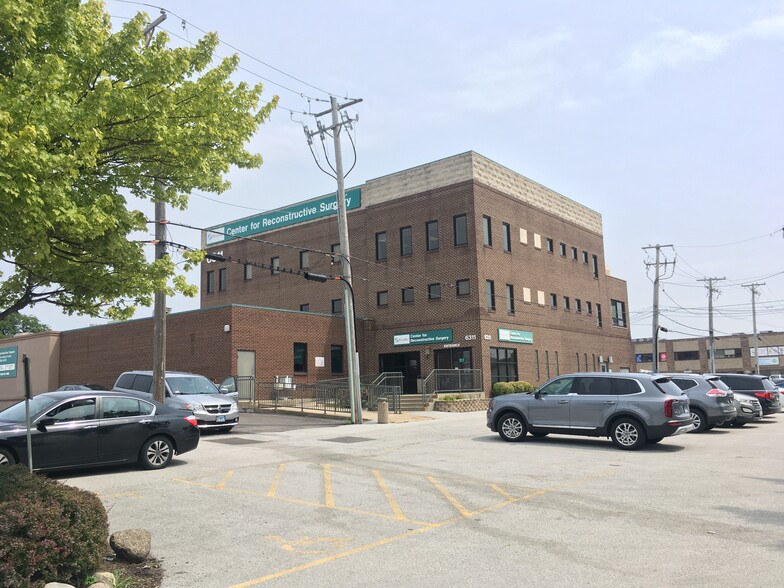 6309-6313 W 95th St, Oak Lawn, IL à louer - Photo du bâtiment - Image 2 de 19