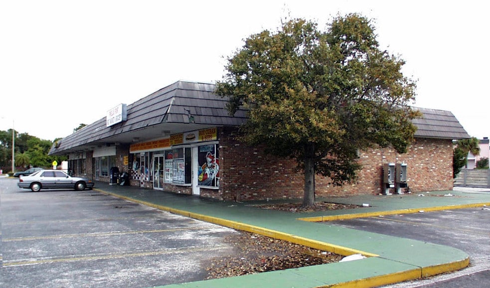 2220 62nd Ave S, Saint Petersburg, FL for lease - Building Photo - Image 1 of 3