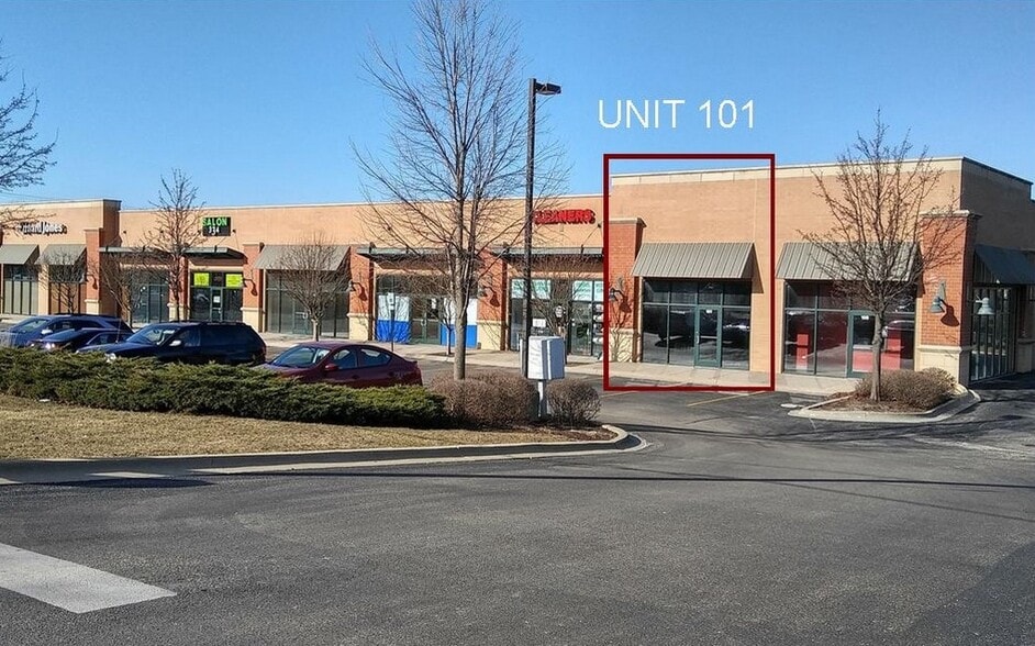 650 E Terra Cotta Ave, Crystal Lake, IL for lease - Building Photo - Image 2 of 8