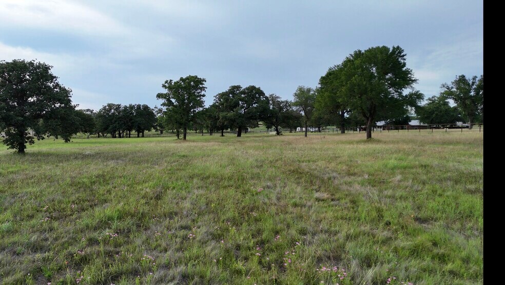 TBD Glen Rose Hwy, Granbury, TX à vendre - Photo du bâtiment - Image 2 de 4