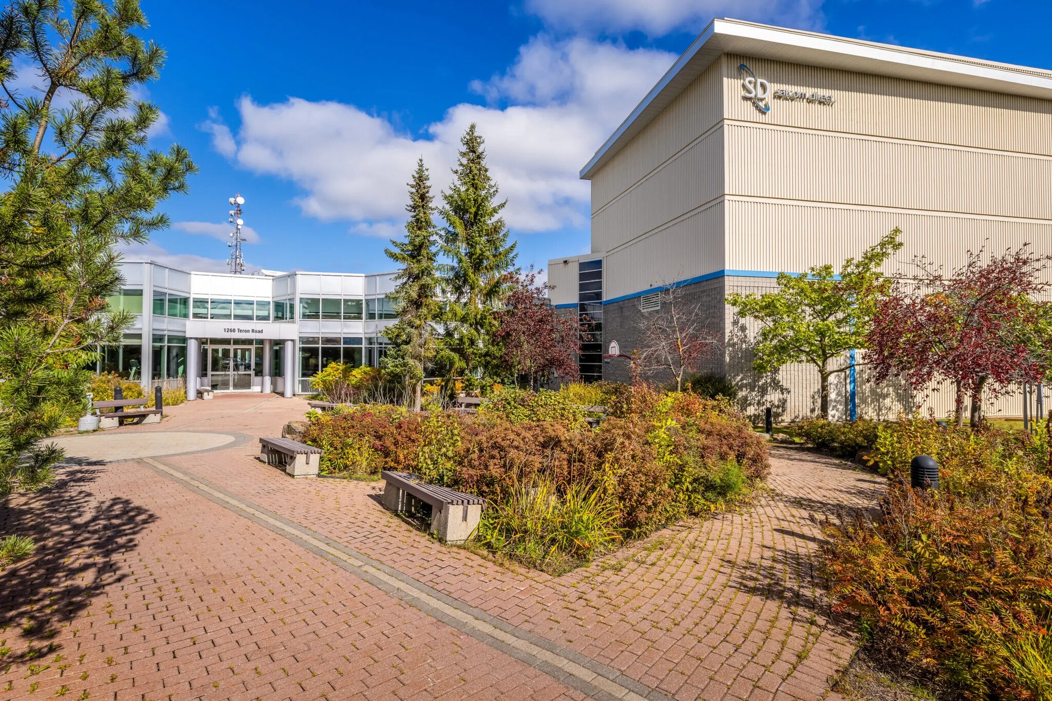 1260-1280 Teron Rd, Ottawa, ON à louer Photo du bâtiment- Image 1 de 8