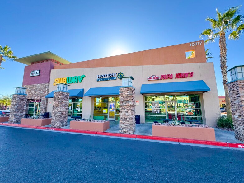 10127-10247 W Charleston Blvd, Las Vegas, NV à louer - Photo du bâtiment - Image 3 de 14