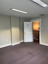 851 N Donnelly St, Mount Dora, FL for sale Interior Photo- Image 2 of 16