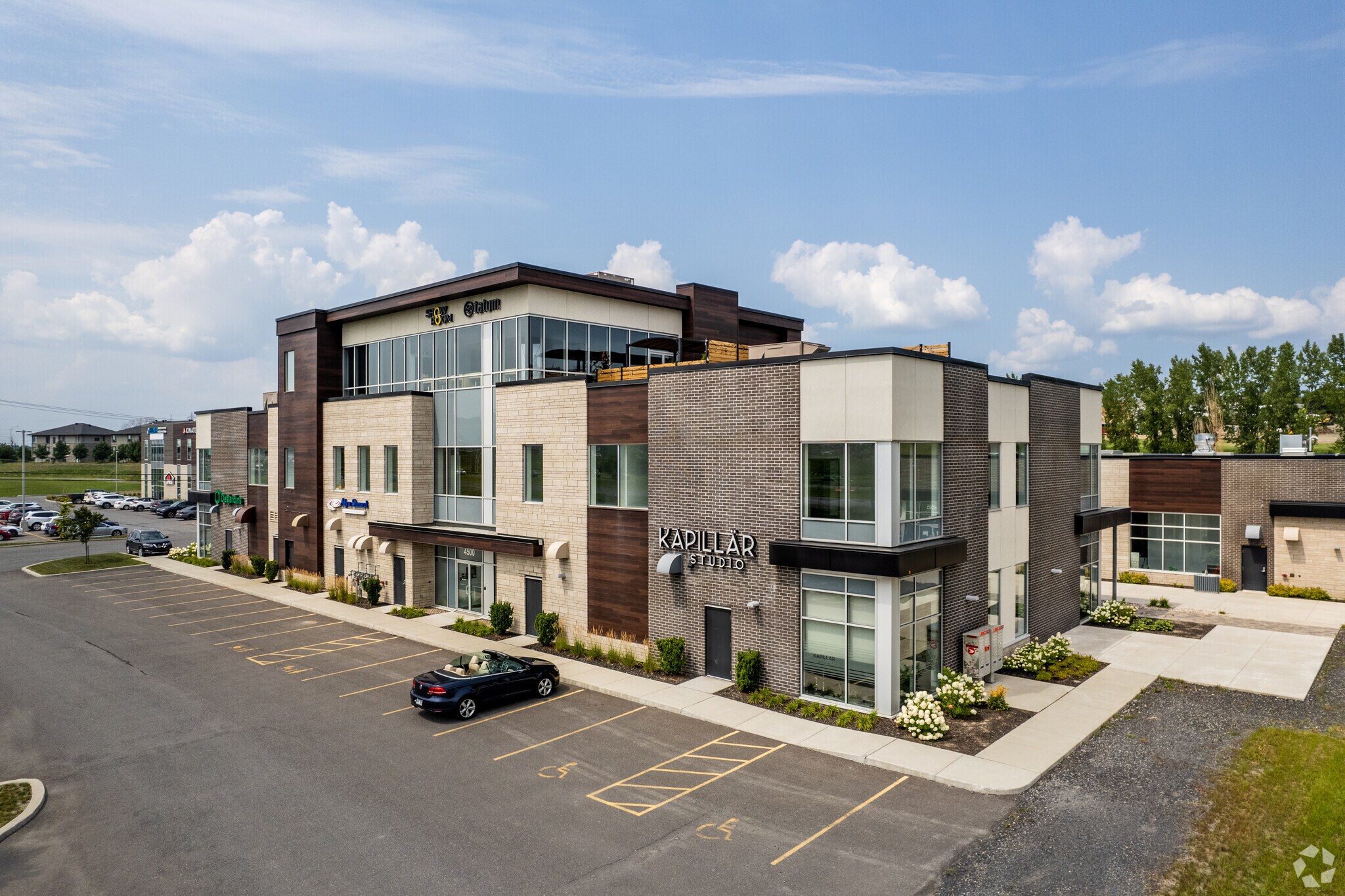 4500 Ch Du Crépuscule, Saint-Mathieu-de-Beloeil, QC for lease Primary Photo- Image 1 of 5