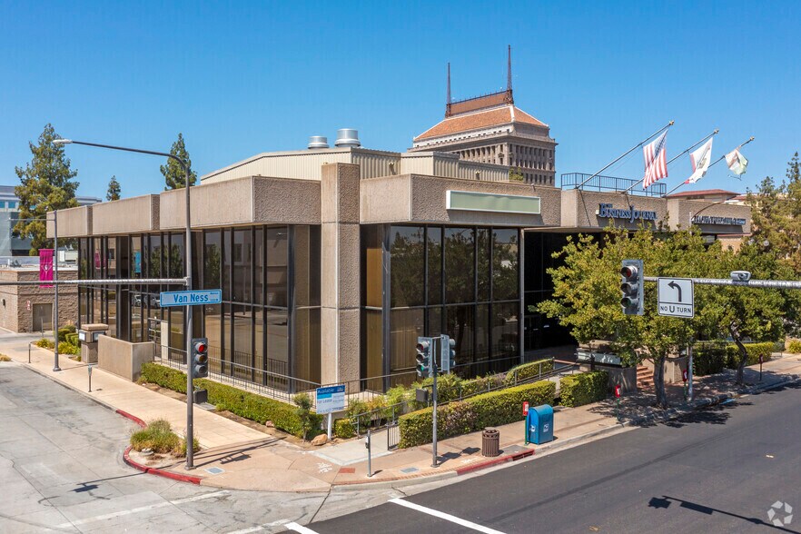1315 Van Ness Ave, Fresno, CA à louer - Photo du bâtiment - Image 2 de 6