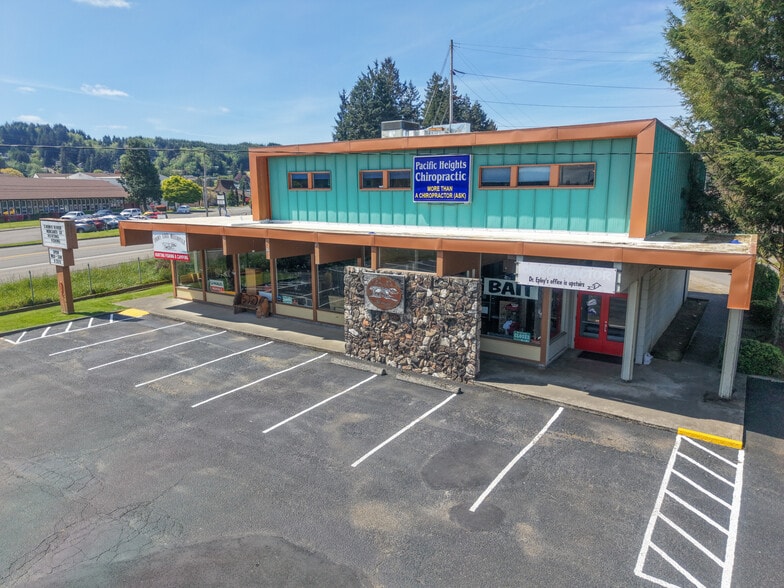 2133 Winchester ave, Reedsport, OR à vendre - Photo du bâtiment - Image 2 de 25