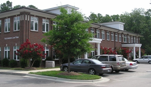 5003 Southpark Dr, Durham, NC à vendre - Photo du bâtiment - Image 2 de 106