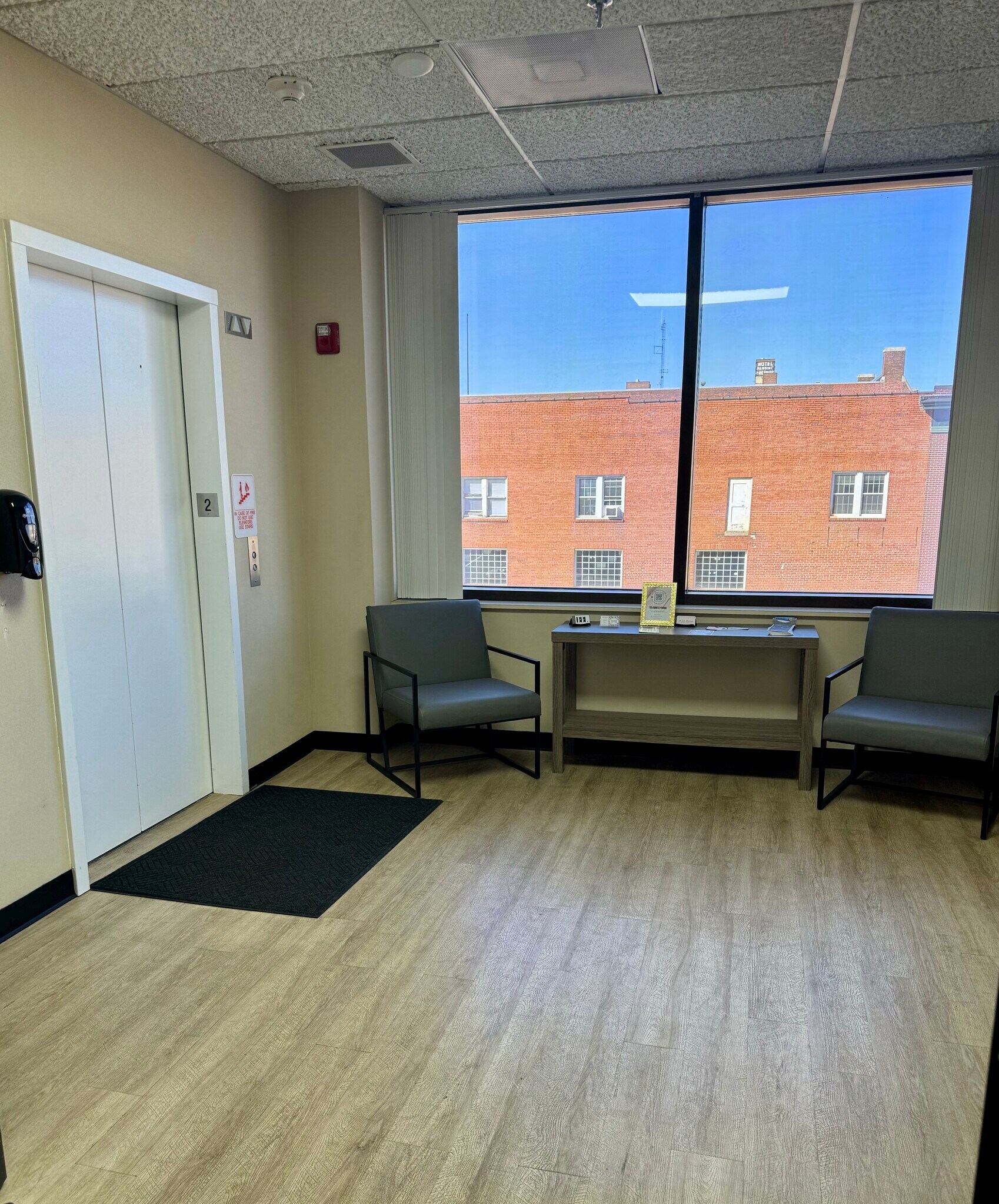 165 W Center St, Marion, OH for lease Lobby- Image 1 of 4