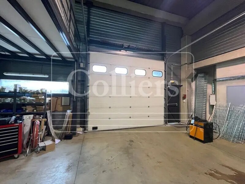 Flex in Saint-Victoret for lease Interior Photo- Image 1 of 8