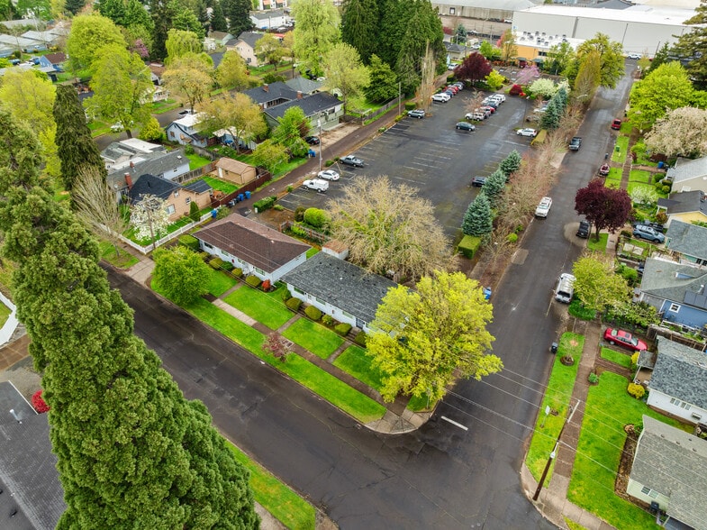 310 McNary Ave NW, Salem, OR à vendre - Photo du bâtiment - Image 1 de 12