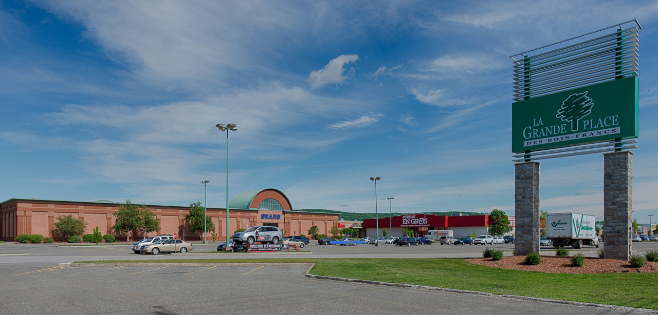 1111 Boulevard Jutras E, Victoriaville, QC for lease Primary Photo- Image 1 of 7