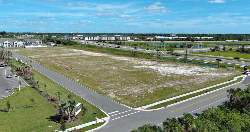 4125 Fiske Ln, Rockledge, FL à louer - Photo du bâtiment - Image 3 de 5