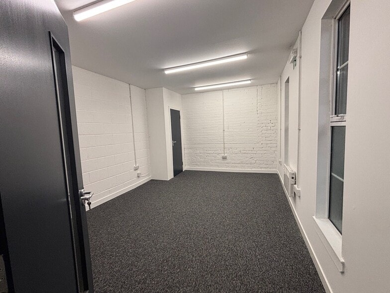 51 Montrose Ave, Glasgow for lease - Building Photo - Image 3 of 3