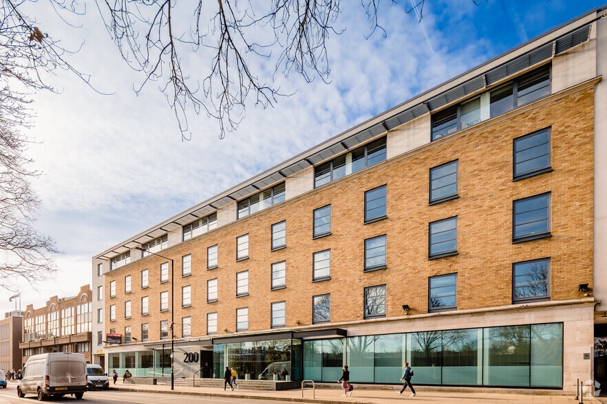 200 Shepherds Bush Rd, London for lease - Building Photo - Image 2 of 15