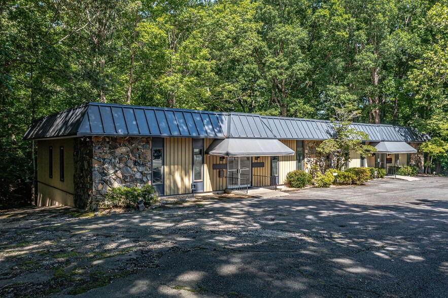 279 N Main St, Kilmarnock, VA à vendre - Photo du bâtiment - Image 1 de 48