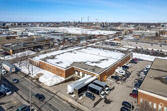 5588-5590 Av Royalmount, Montréal, QC - AERIAL  map view