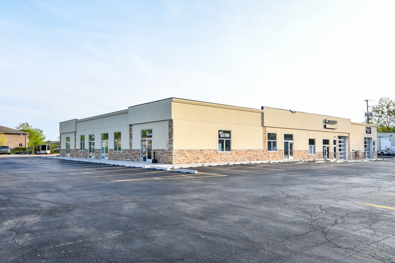 1109 Honey Ct, De Pere, WI for lease Building Photo- Image 1 of 4