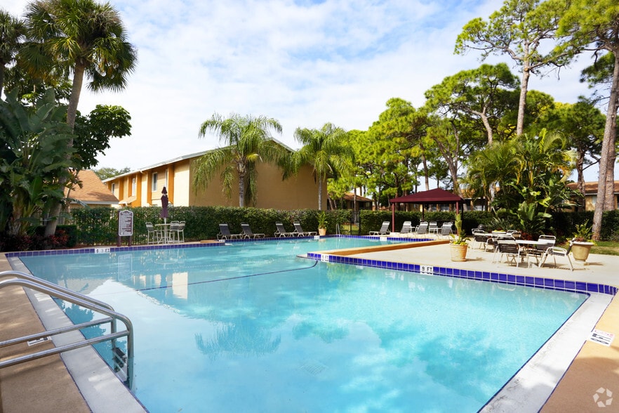 5473 27th St S, Saint Petersburg, FL for sale - Building Photo - Image 2 of 39