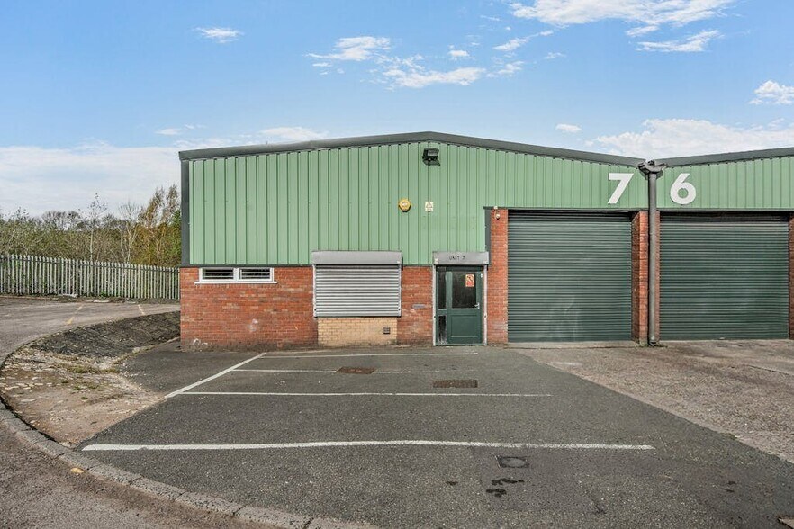 Saltbrook Rd, Halesowen à louer - Photo du bâtiment - Image 2 de 16