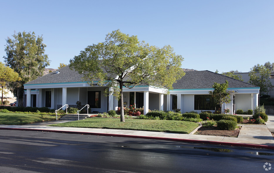 23569 Sunnymead Ranch Pky, Moreno Valley, CA for sale - Primary Photo - Image 1 of 1