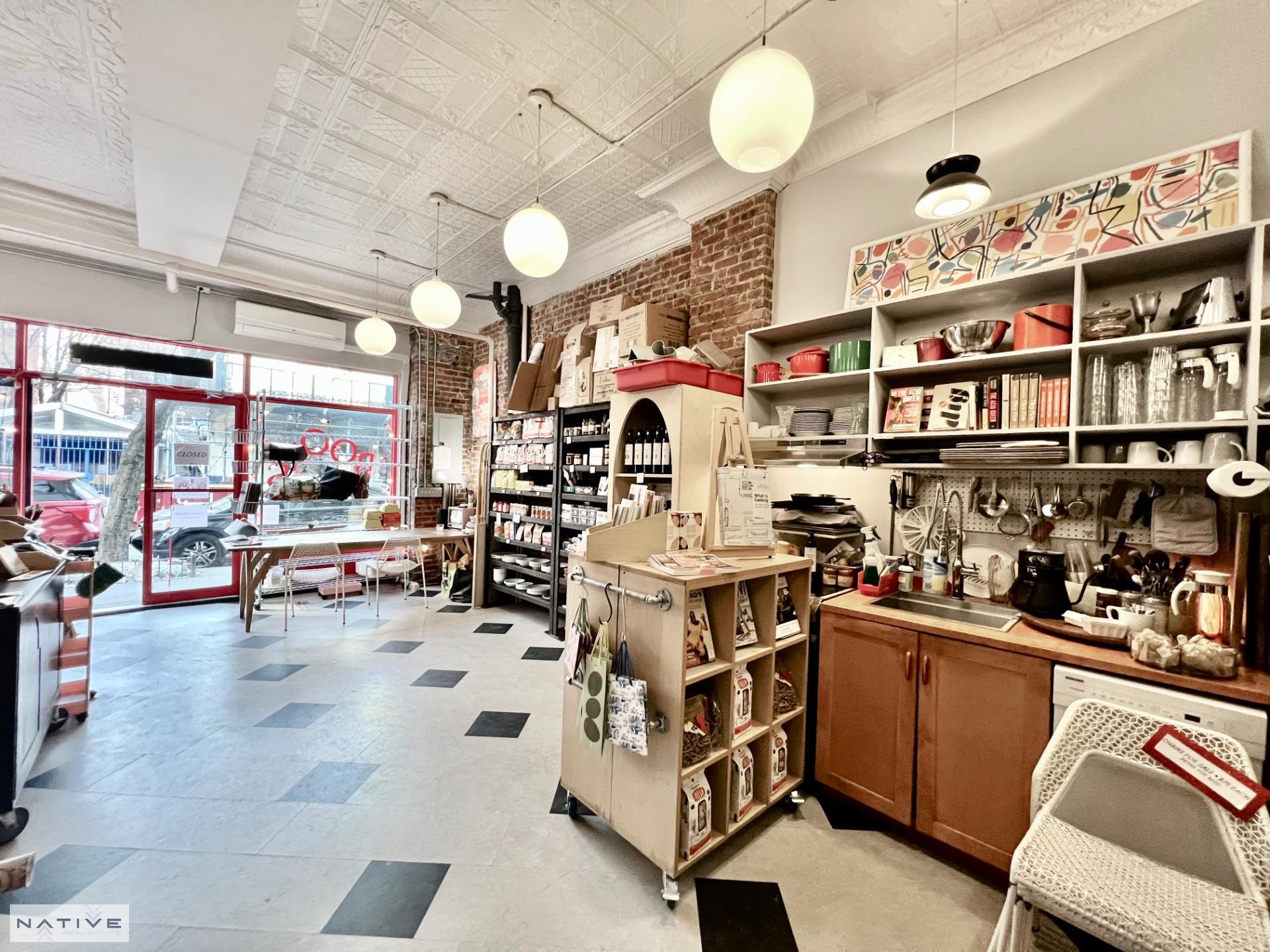 164 Huron St, Brooklyn, NY for lease Primary Photo- Image 1 of 10