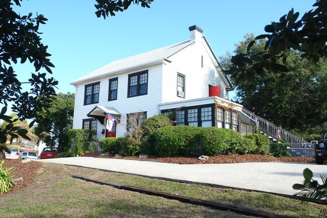 Plus de détails pour 37 S Halifax Ave, Daytona Beach, FL - Spécialité à vendre