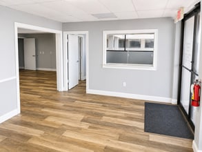 2836-2854 SE Federal Hwy, Stuart, FL for lease Interior Photo- Image 2 of 7