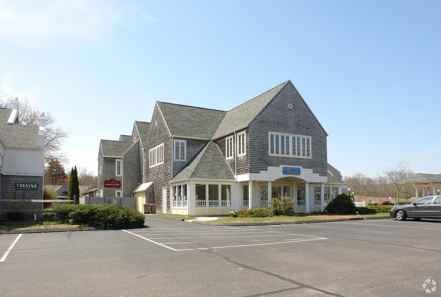 391b Norwich Westerly Rd, North Stonington, CT for lease - Primary Photo - Image 1 of 28