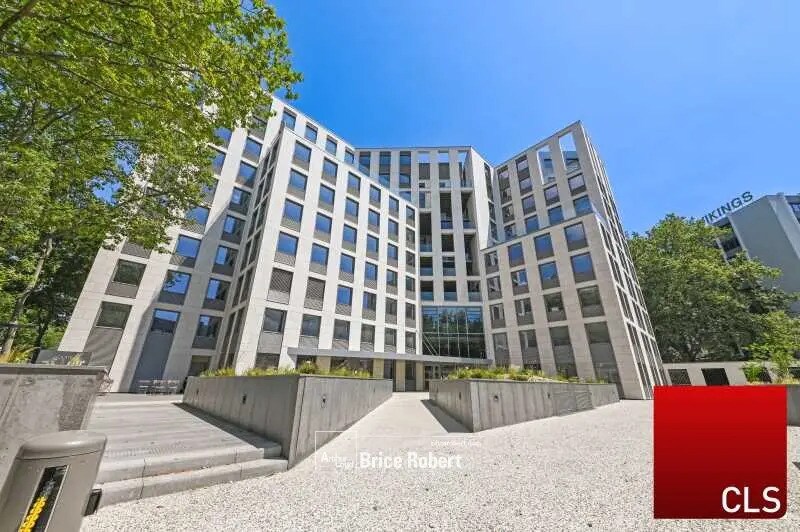 Bureau dans Villeurbanne à louer - Photo du bâtiment - Image 2 de 22