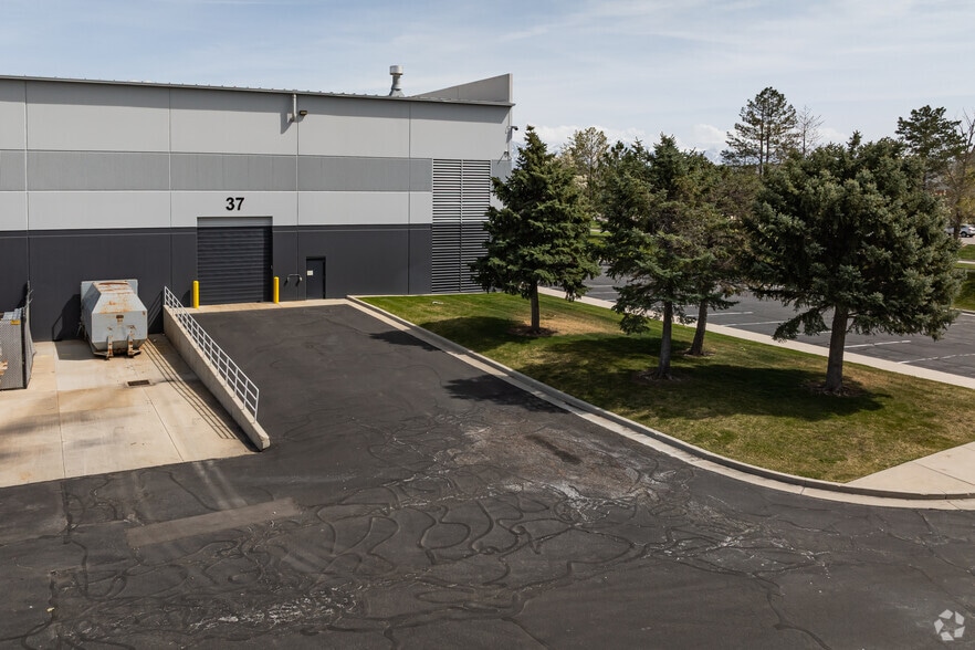 5300 Harold Gatty Dr, Salt Lake City, UT à louer - Photo du bâtiment - Image 3 de 8