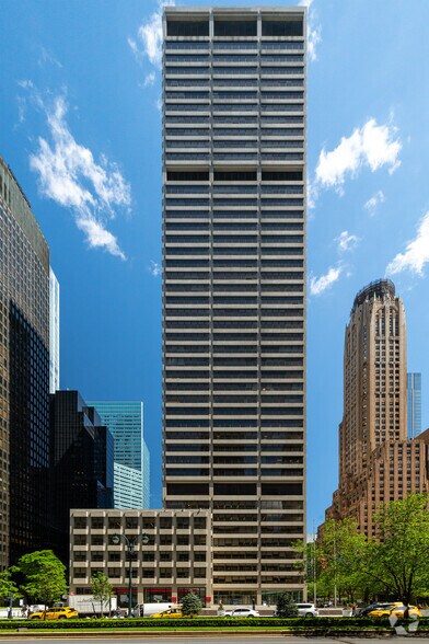 345 Park Ave, New York, NY à louer - Photo du bâtiment - Image 2 de 10