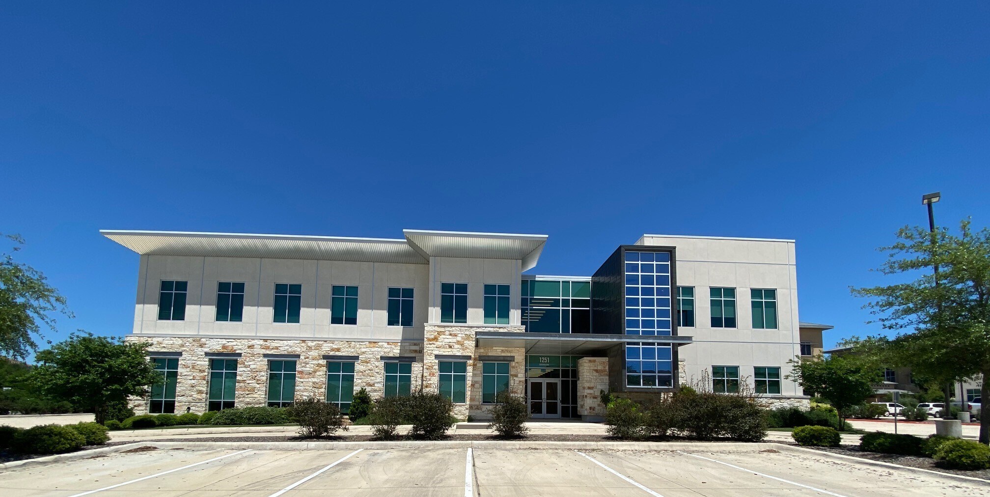 1251 Sadler Dr, San Marcos, TX à louer Photo du bâtiment- Image 1 de 16