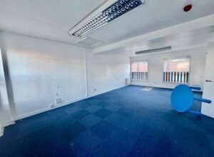 11-15 Park St W, Luton à louer Photo intérieure- Image 2 de 8