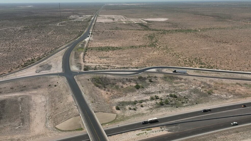 Prime Intersection I-20 W & FM 1053, Penwell, TX à vendre - Vidéo sur l’inscription commerciale - Image 2 de 76