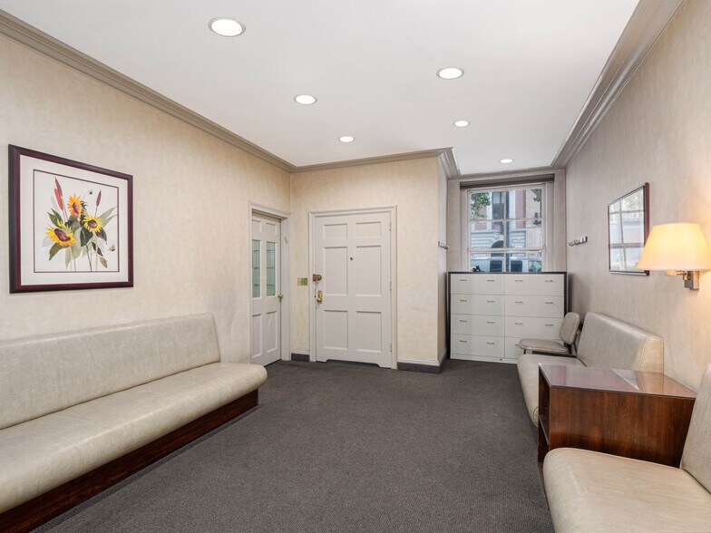 23 E 79th St, New York, NY à vendre - Photo intérieure - Image 2 de 10