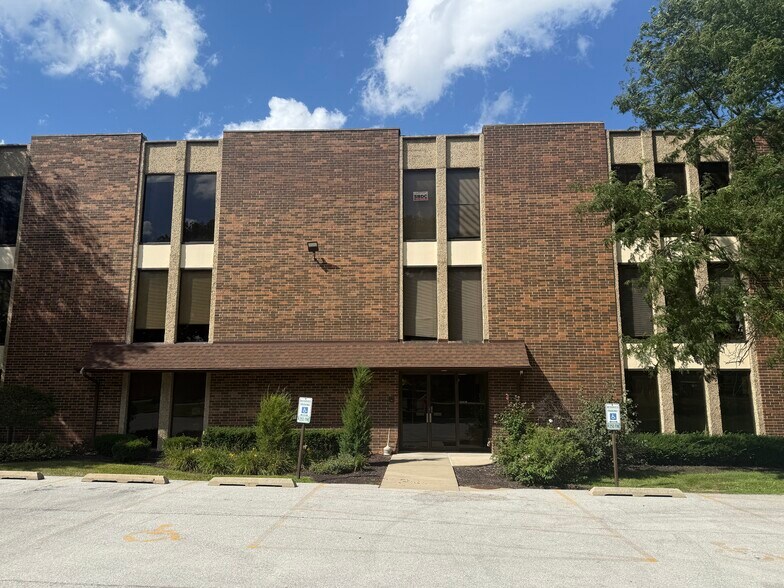 7800 W College Dr, Palos Heights, IL à louer - Photo du bâtiment - Image 3 de 24