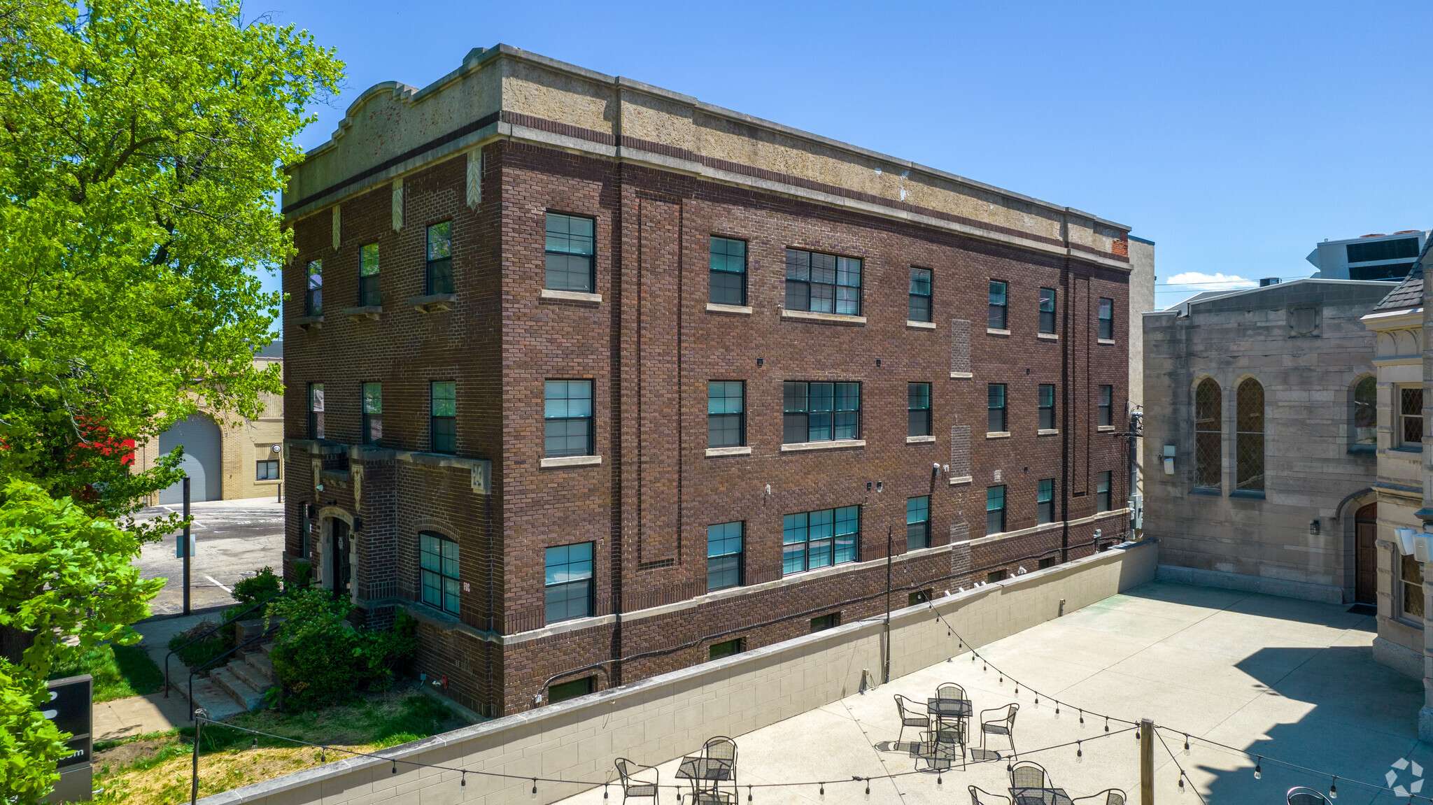 595 E Broad St, Columbus, OH for sale Primary Photo- Image 1 of 1