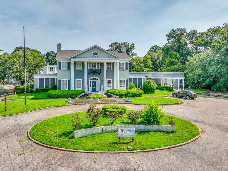2005 N Country Club Dr, Montgomery, AL à vendre - Photo du bâtiment - Image 2 de 116