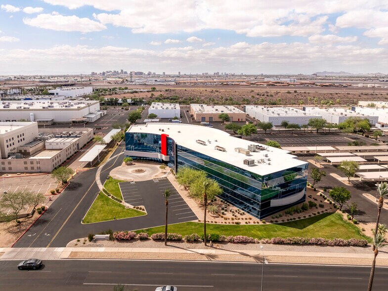 3410 E University Dr, Phoenix, AZ à louer - Photo du bâtiment - Image 3 de 3