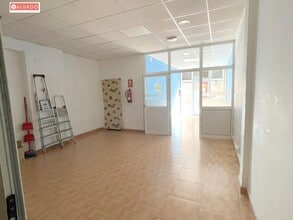 Retail in El Vendrell, Tarragona for lease Interior Photo- Image 1 of 5