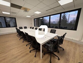 Plus de détails pour 23 Rue Maryse Bastié, Bron - Bureau à louer