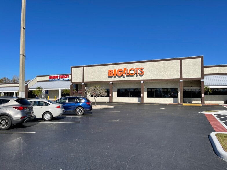 3040-3102 College Ave, Ruskin, FL à louer - Photo du bâtiment - Image 2 de 9