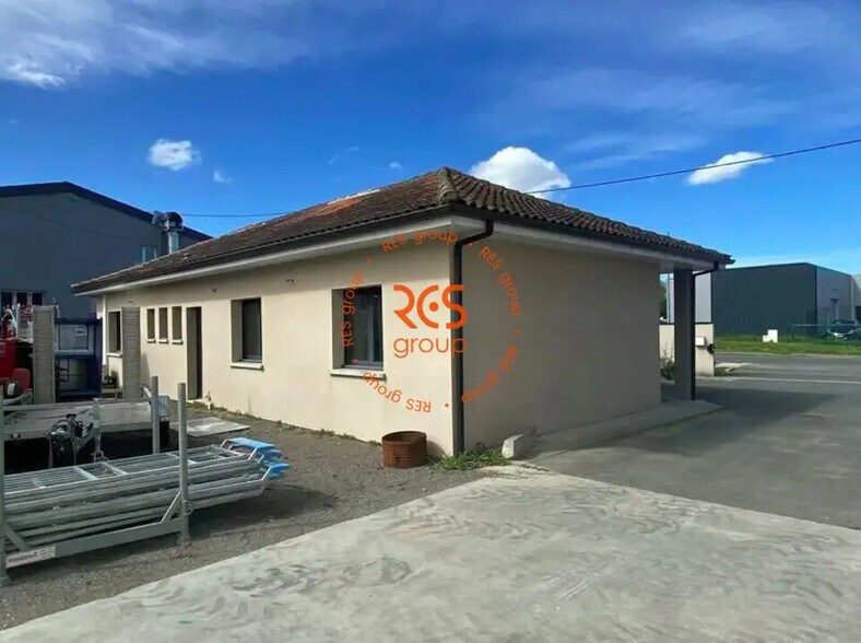 Office in Lormont for lease - Building Photo - Image 3 of 11