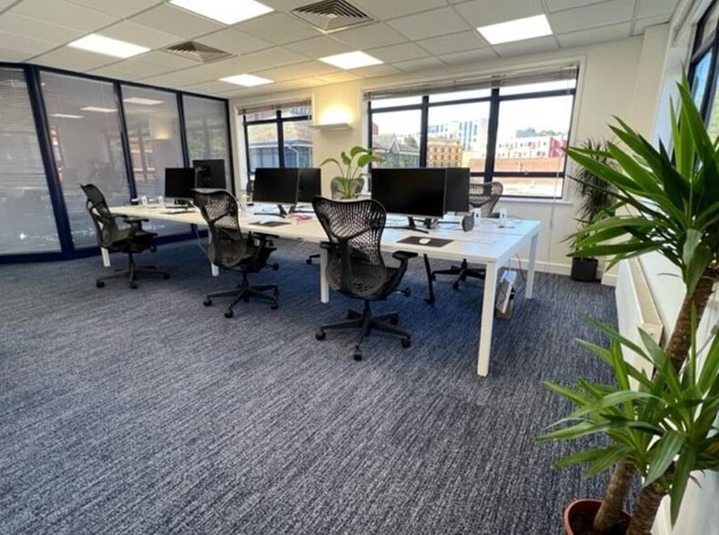 Walnut Tree St, Guildford for sale - Interior Photo - Image 2 of 4