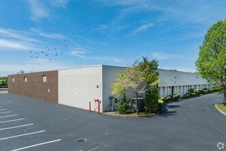 40-48 Drexel Dr, Bay Shore, NY for lease Interior Photo- Image 1 of 6